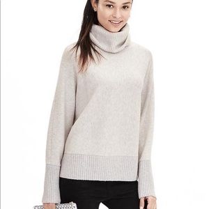 Banana Republic Pullover Sweater